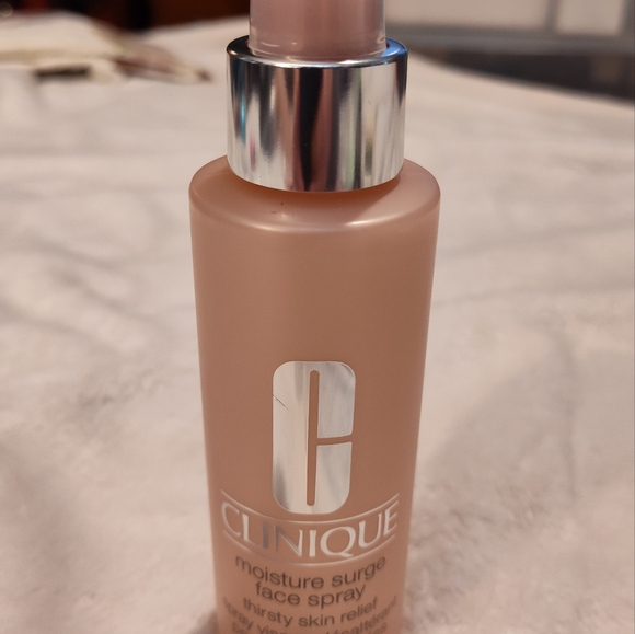NEW!! CLINIQUE Moisture Surge Face Spray 4.2oz - Picture 3 of 7